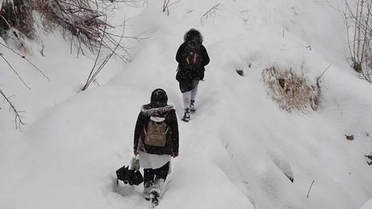 Kar yağışı nedeniyle Okullara Kar Tatili 