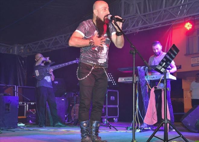  MÜZİK ŞÖLENİYLE TERME COŞTU