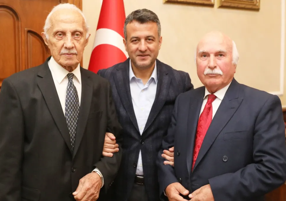 YAZARIMIZ BAHA RAHMİ ÖZEN BÜYÜKŞEHİRDE